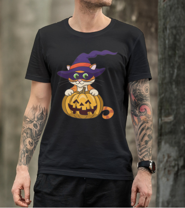 Halloween Cat Pumpkin Witch Hat Green-Eyed Jack-O'-Lantern T-Shirt