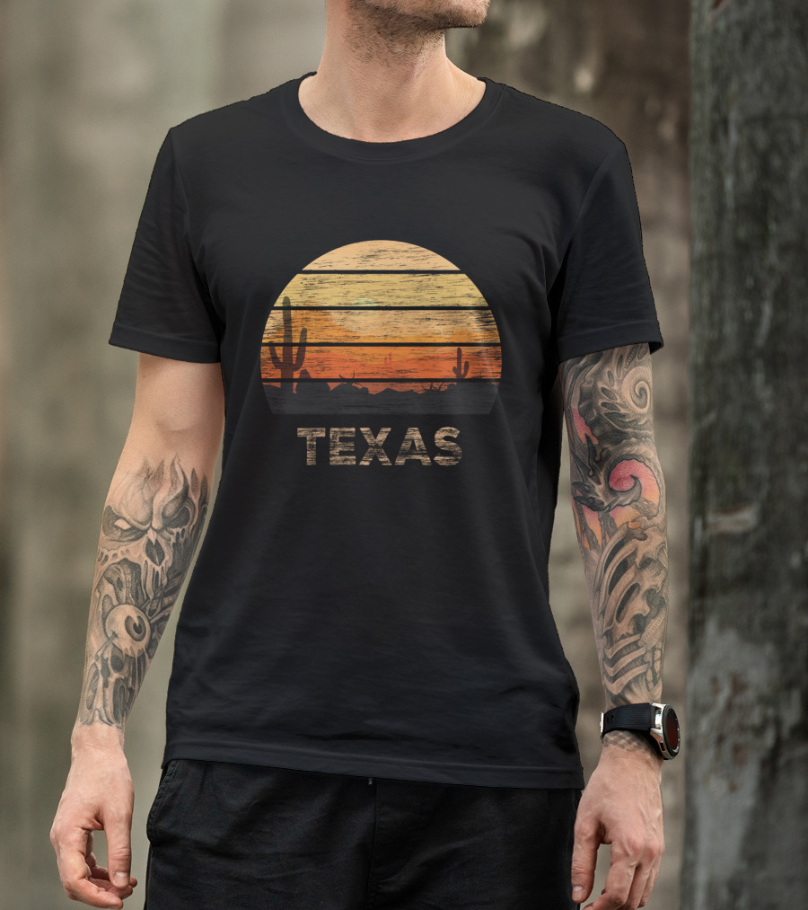 Texas 1980s Vintage Style Desert Sunset Cactus Scene T-Shirt