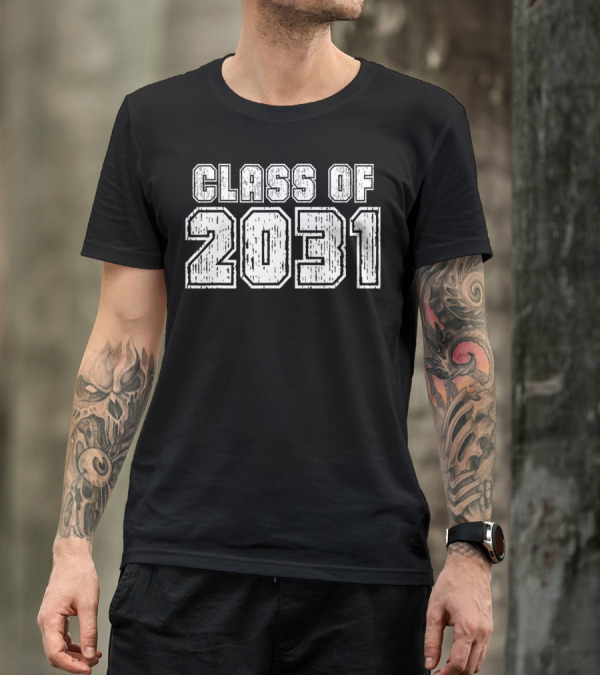 Class Of 2031 Grow With Me First Graduation Year T-Shirt