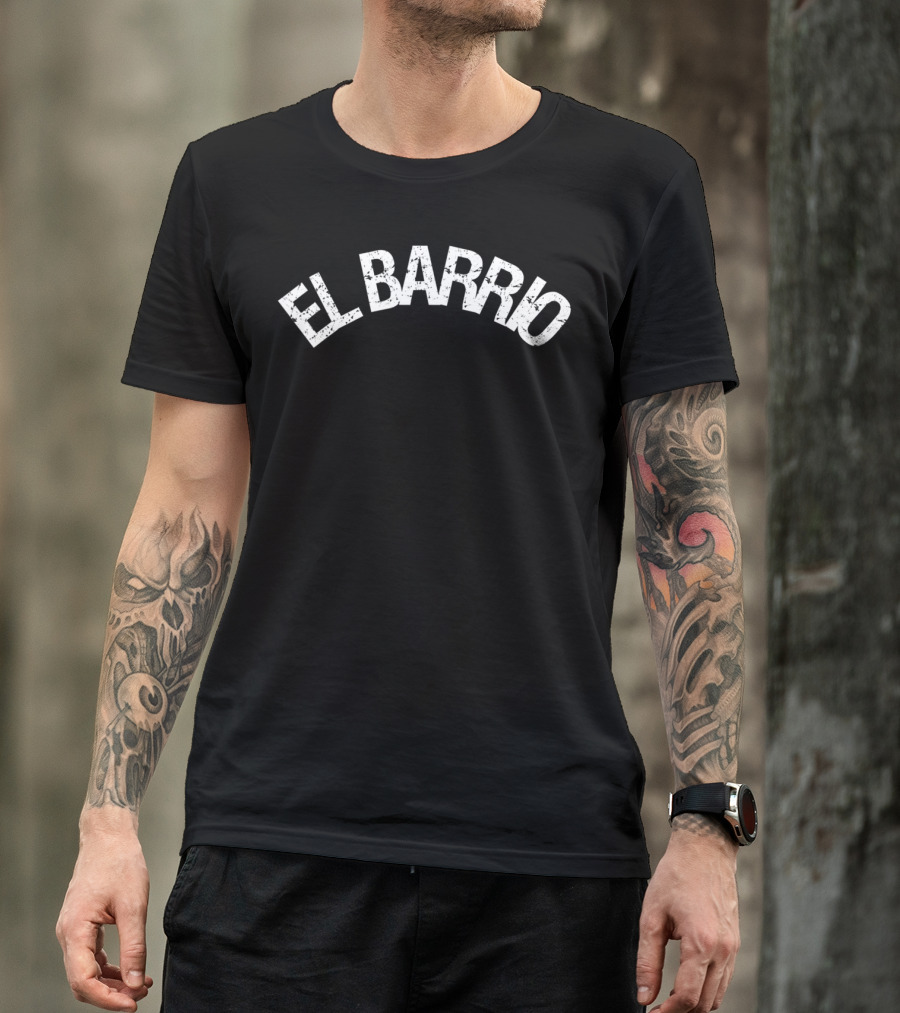 EL BARRIO Graphic Lettering T-Shirt