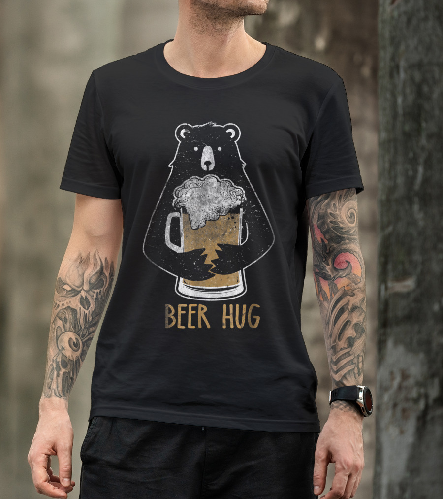 Oktoberfest Beer Hug Drunk Bear With Foam Mug T-Shirt