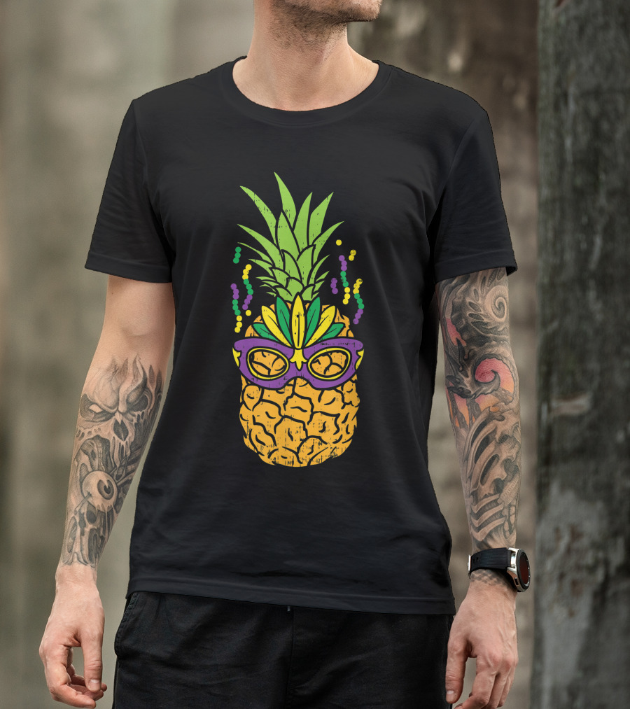 Pineapple Wearing Mardi Gras Jester Mask With Festive Colors T-Shirt