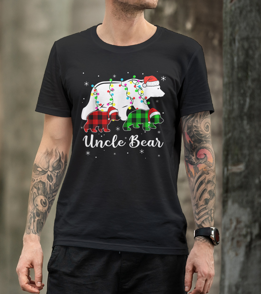 Uncle Bear Christmas Lights Red Plaid Green Plaid Santa Hats T-Shirt