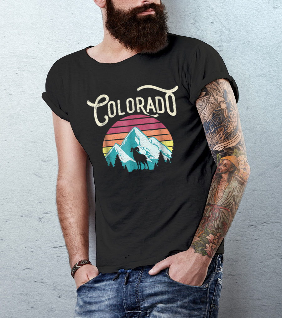 Retro Colorado Mountains Wildlife Bighorn Sheep Sunset T-Shirt