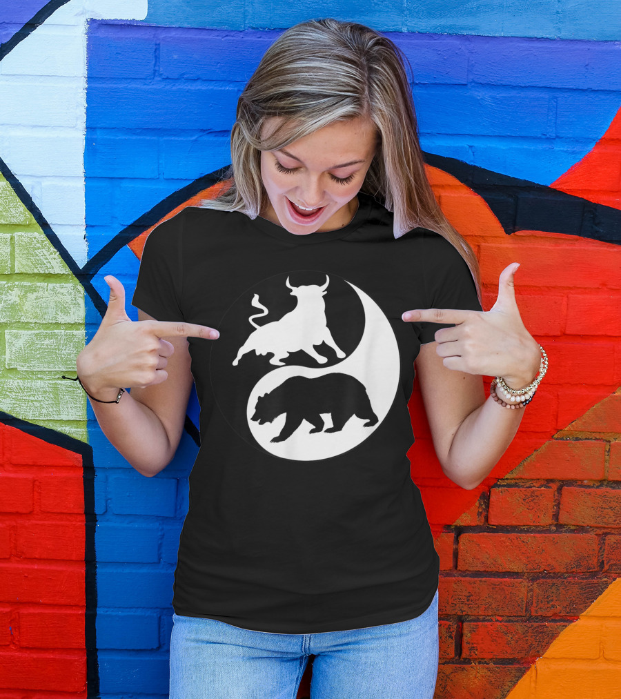 Bull And Bear Yin Yang Stock Market Trading And Women Traders T-Shirt
