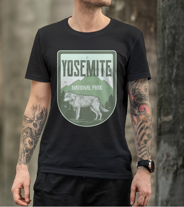 Yosemite National Park Wolf Badge T-Shirt