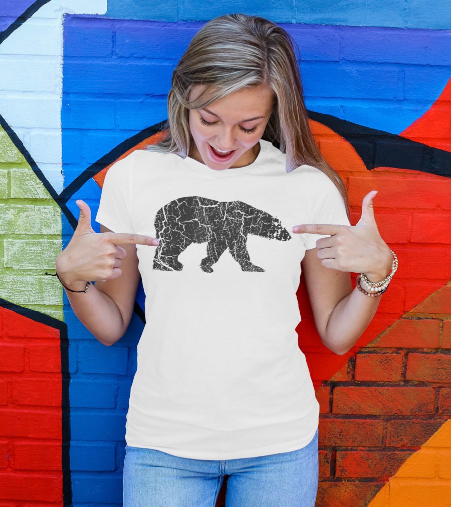 Polar Bear Distressed Vintage Print Arctic Wildlife T-Shirt