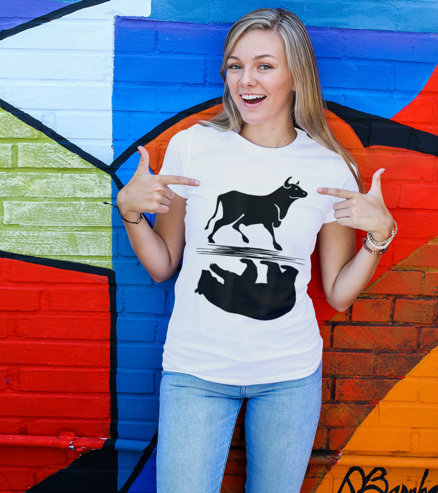 Bull Bear Stock Market Investing Trading Money Cash T-Shirt