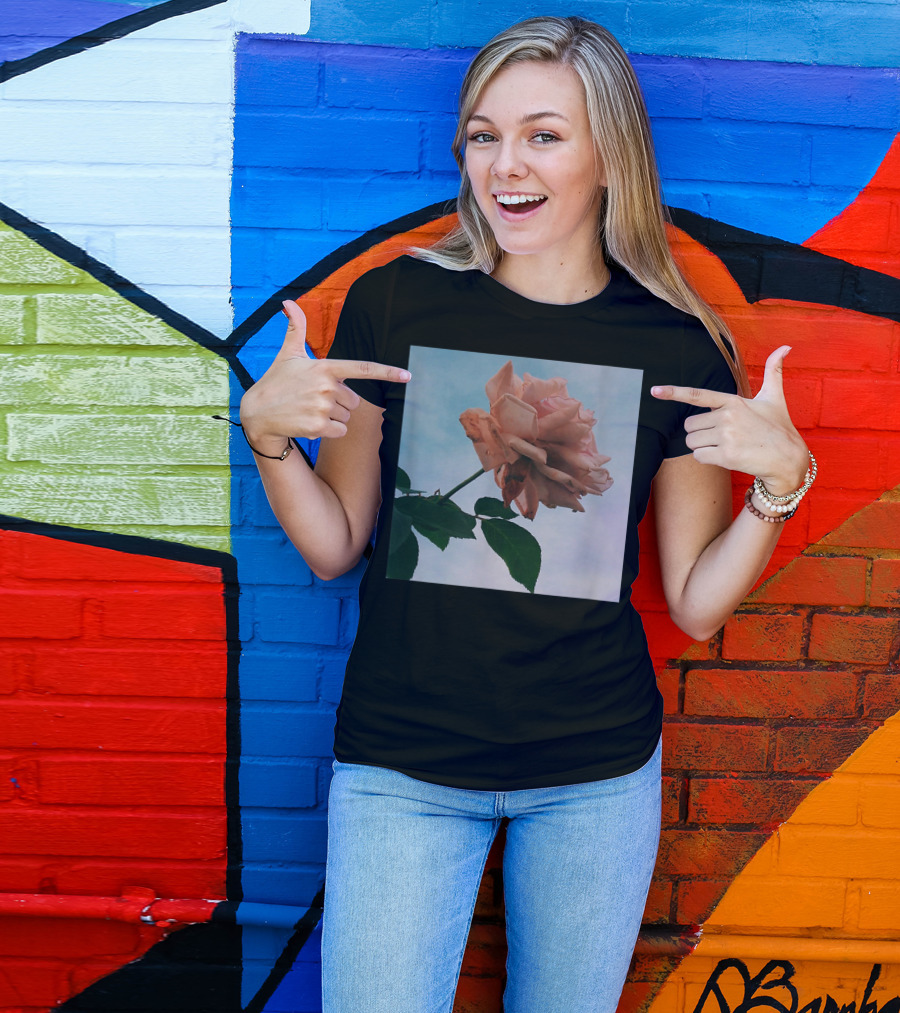 Vintage Pink Roses Floral Aesthetic Stylish Flowers T-Shirt