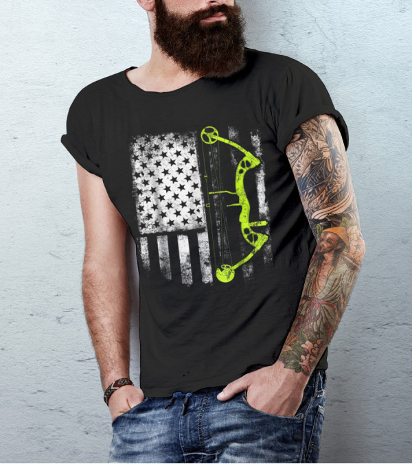 Archery Compound Bow Grunge US Flag T-Shirt