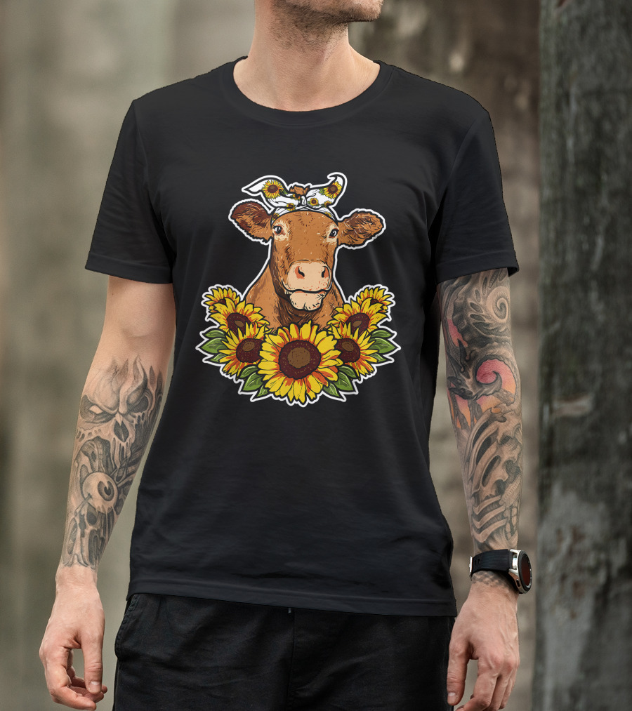Cute Cow Sunflower Decor With Farm Animal And Floral Elements T-Shirt
