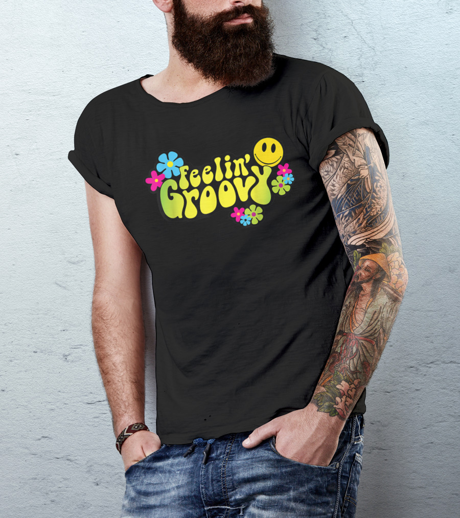 Feelin Groovy Vintage Good Vibes Smiley Flowers T-Shirt