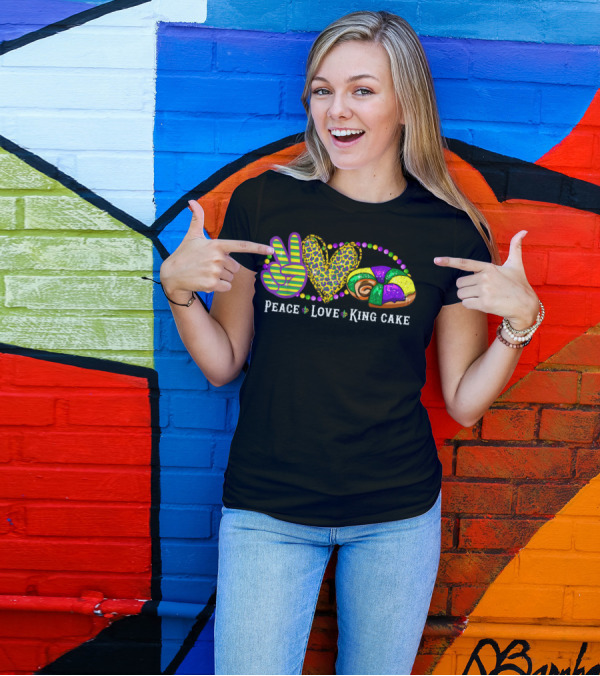 Peace Love King Cake Mardi Gras Beads Carnival T-Shirt