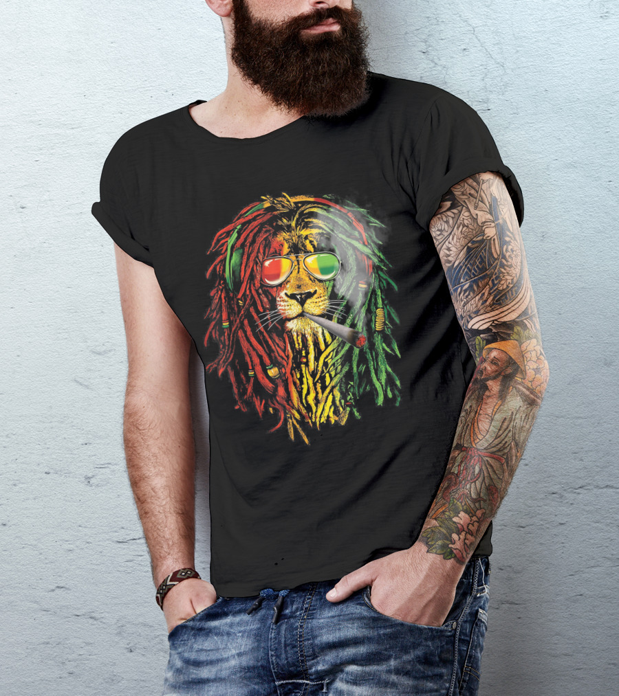 Reggae Music Jamaican Lion Smoking Weed Lovers Rasta Vibes T-Shirt