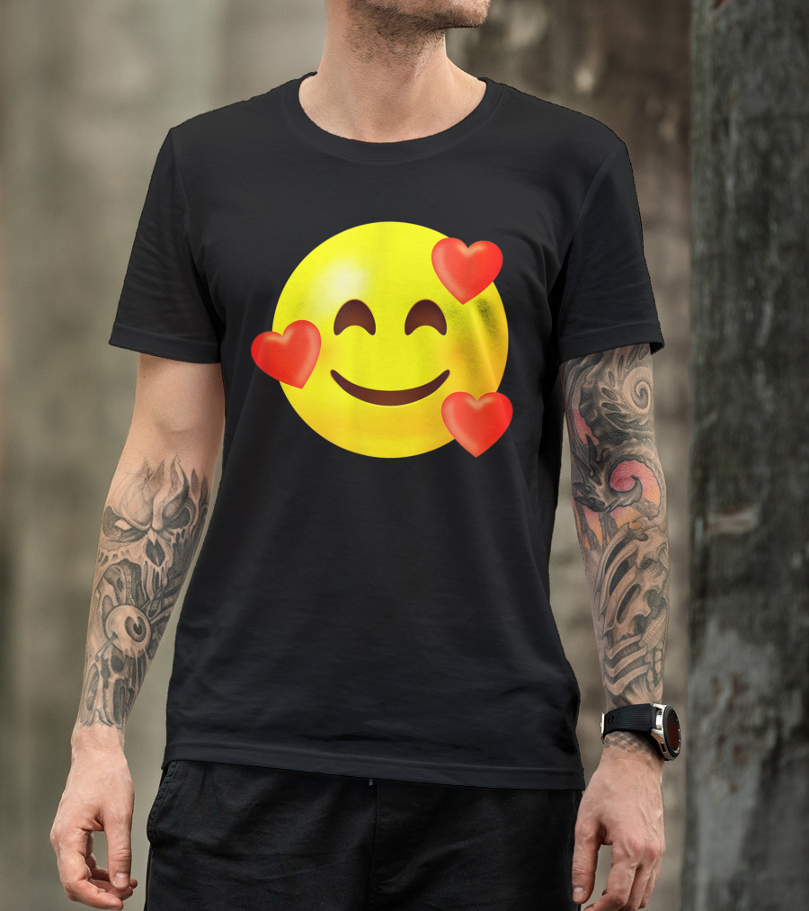 Happy Smile Emoticon With Red Heart Love Emojis T-Shirt