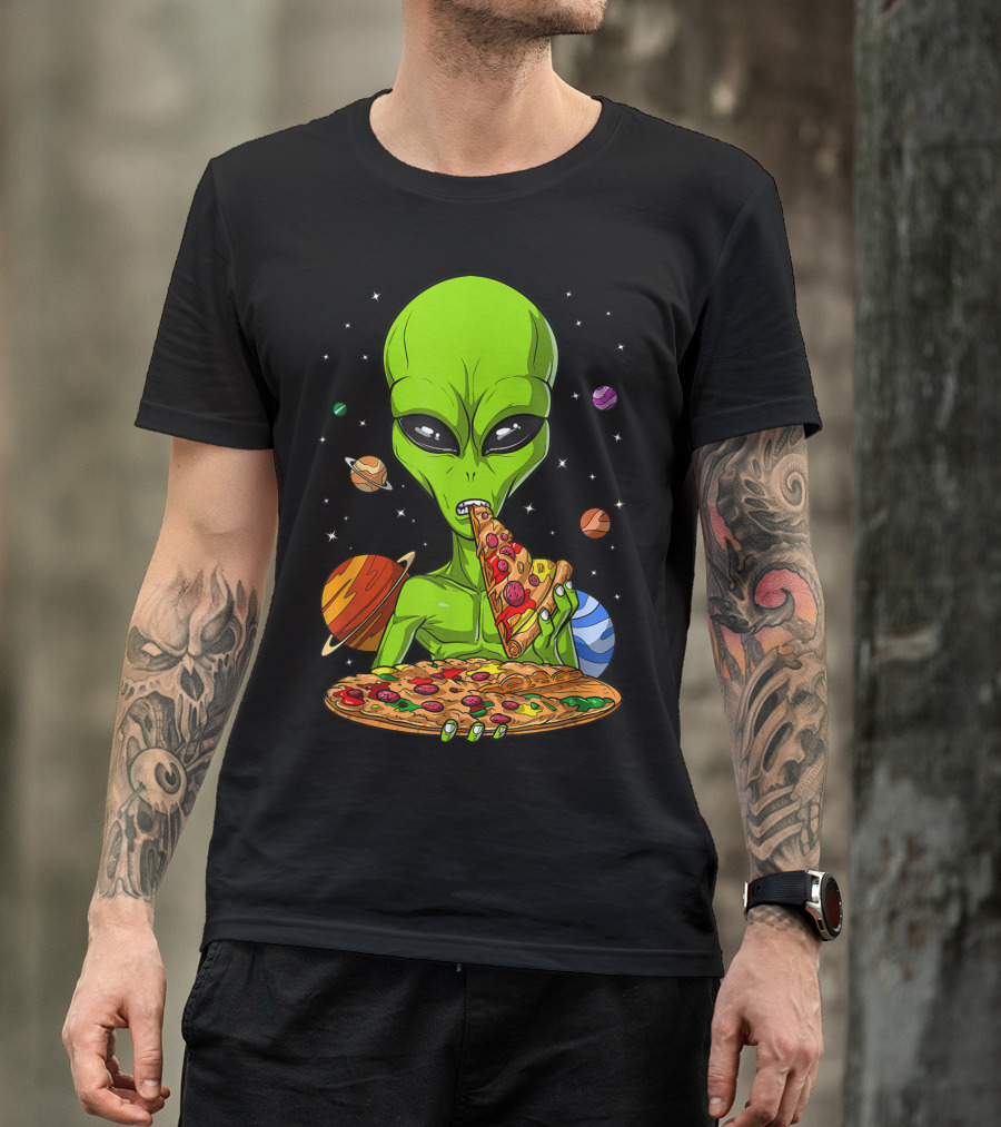 Space Alien Eating Pizza In Cosmic UFO Science Fiction Scene T-Shirt