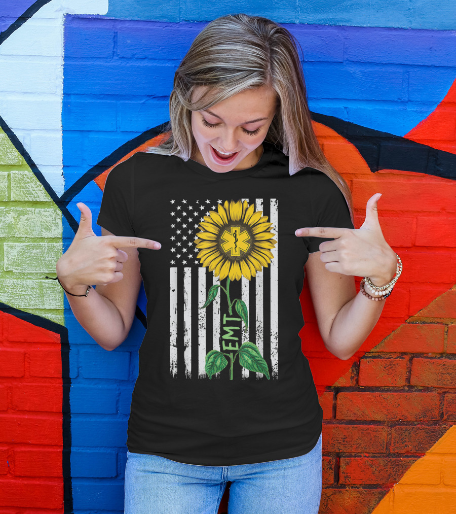Vintage American Flag Sunflower EMT Nurse Hippie T-Shirt