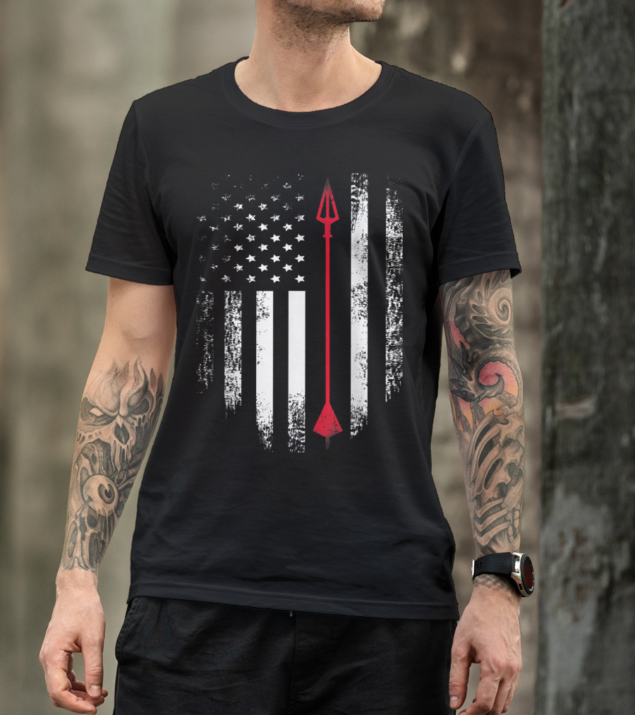 Vintage USA American Flag Red Arrow Archery Stars Stripes T-Shirt