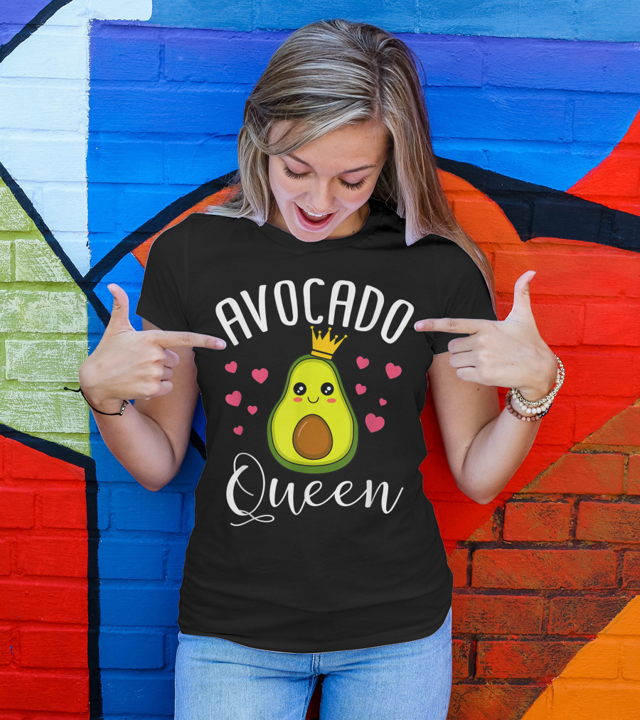 Avocado Queen Cute Vegan With Hearts And Crown T-Shirt