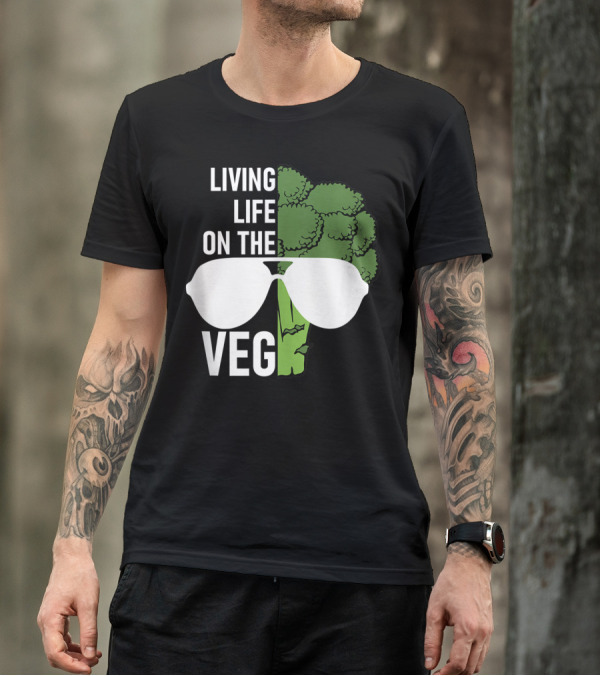 Living Life On The Veg Quirky Joke Vegetarian Vegan Broccoli Sunglasses T-Shirt