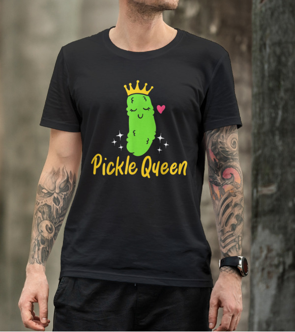 Pickle Queen Crowned Pickle With Heart And Sparkles T-Shirt