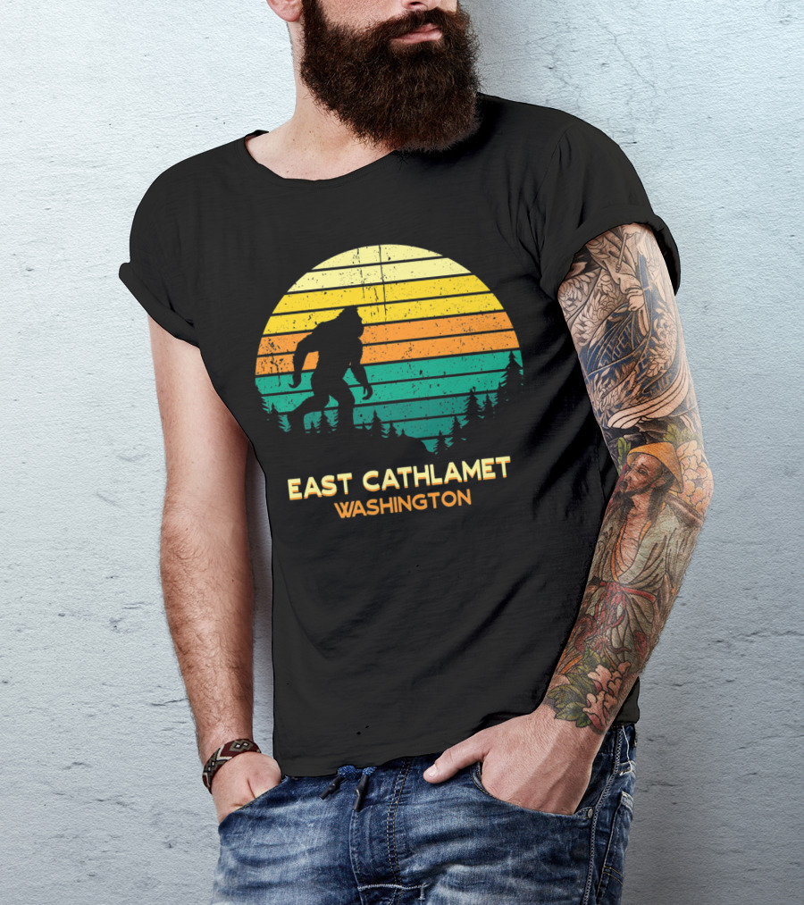 East Cathlamet Washington Bigfoot Retro Sunset Scene T-Shirt
