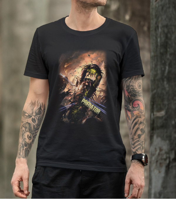 Predator Alien Creature Battle Scene T-Shirt