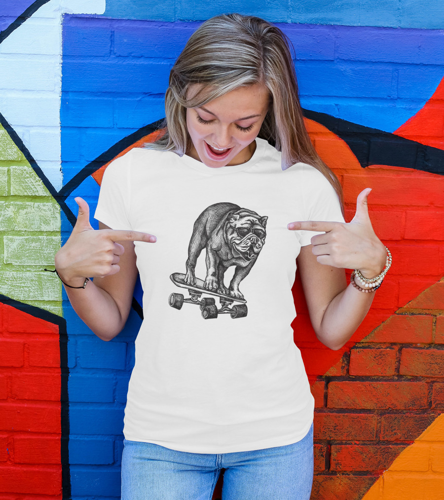 Cool Skateboarding English Bulldog T-Shirt