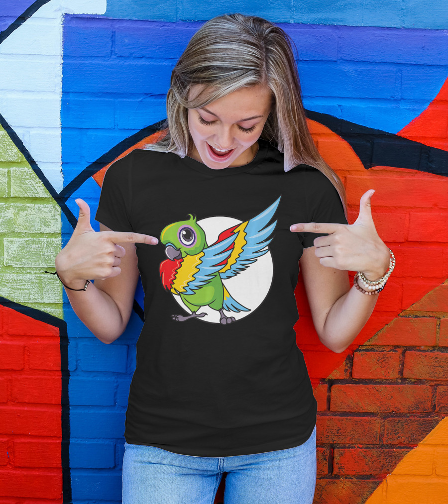 Cute Dabbing Great Green Macaw Parrot Colorful Wings T-Shirt