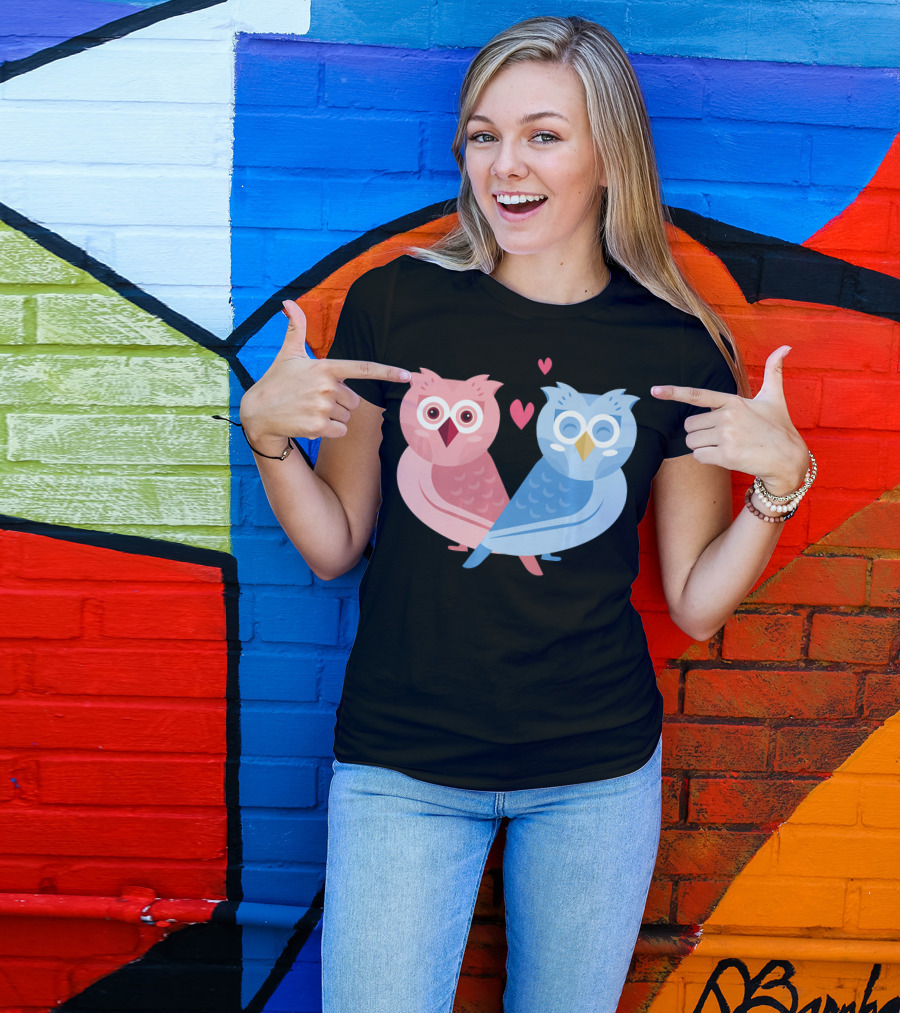 Cute Owls Birds In Love Couple With Hearts T-Shirt