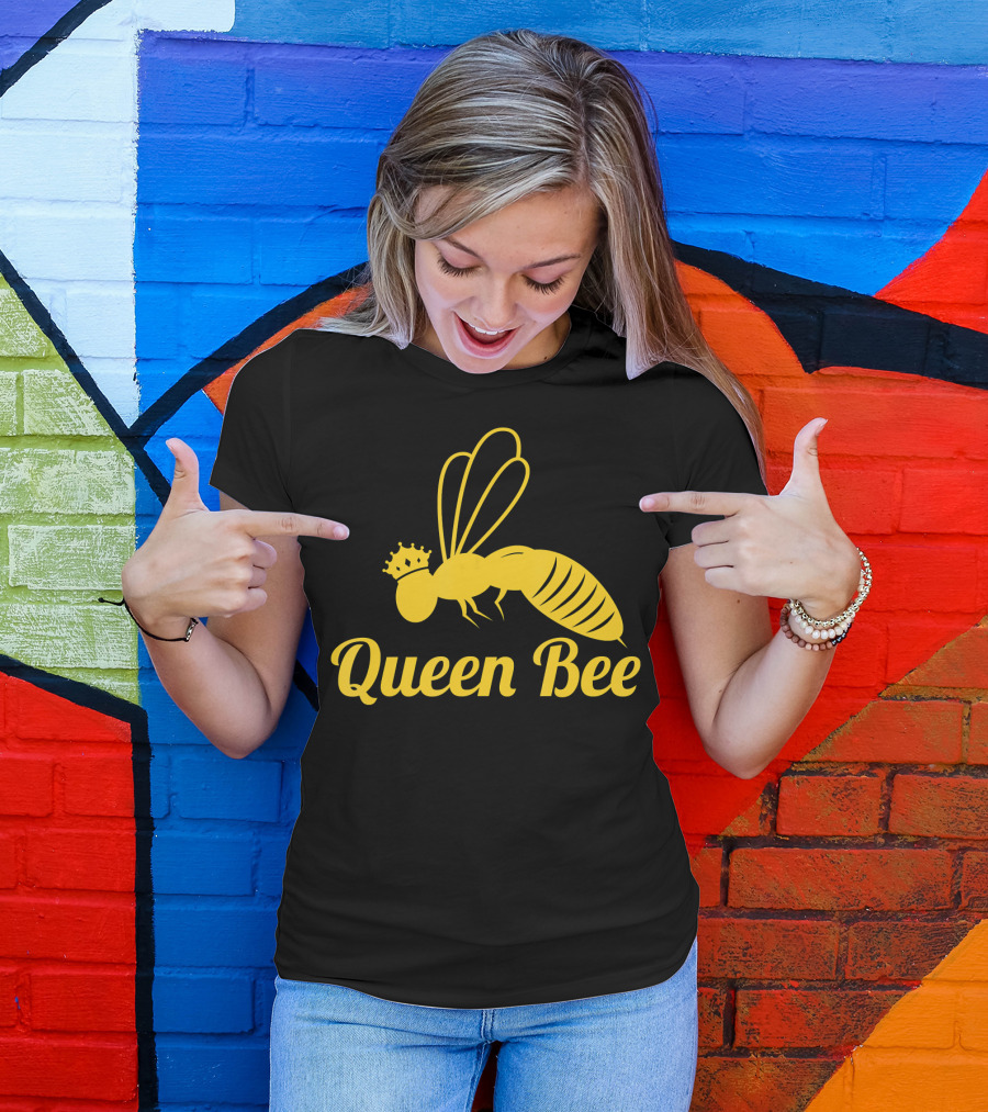 Queen Bee Funny Beekeeper Beekeeping T-Shirt