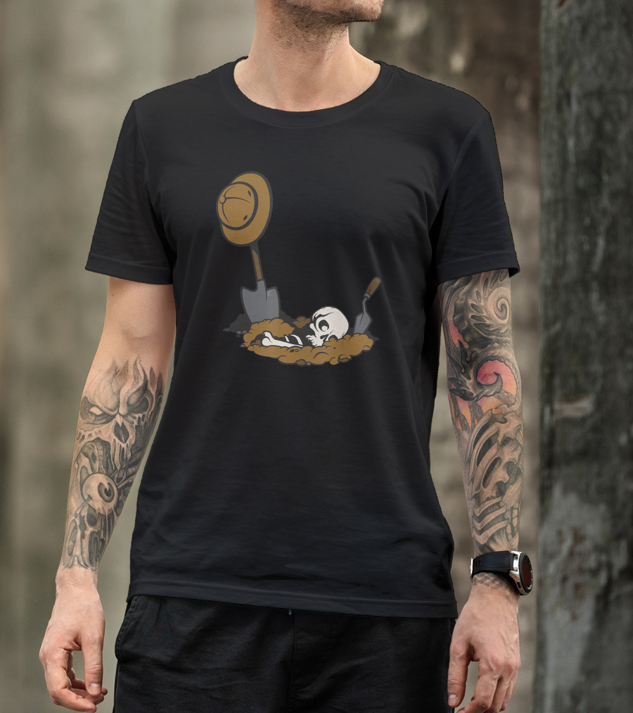 Funny Skull Archaeology Digging Scene T-Shirt