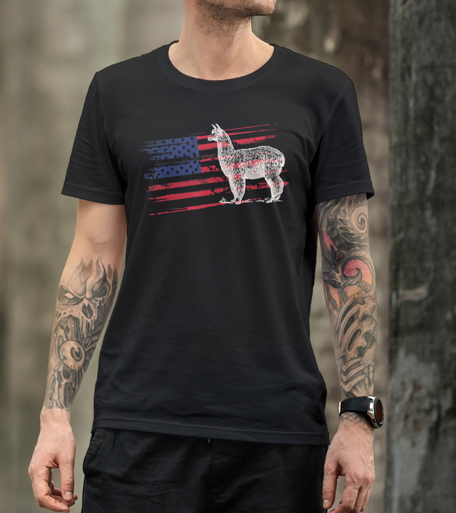 Alpaca Vicuna With US American Flag In Rustic T-Shirt
