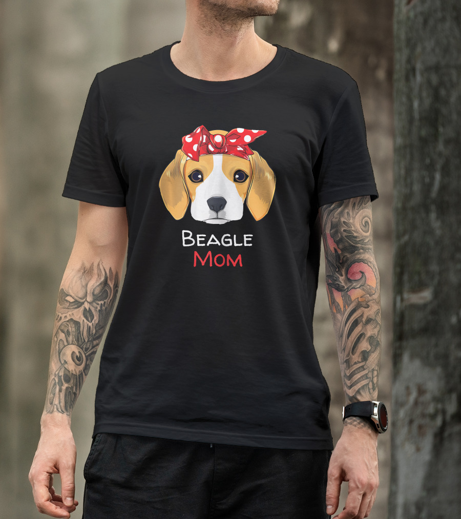Beagle Mom Red Bandana T-Shirt