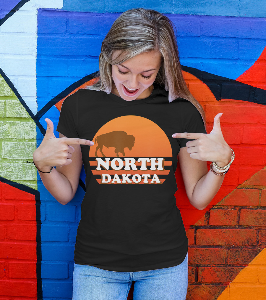 Vintage Sunset North Dakota 70s 80s Retro Buffalo T-Shirt