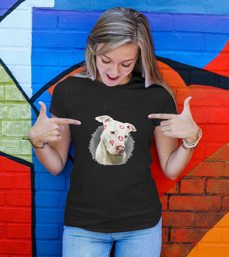 Pitbull Mom With Cute Lipstick Kiss Marks T-Shirt