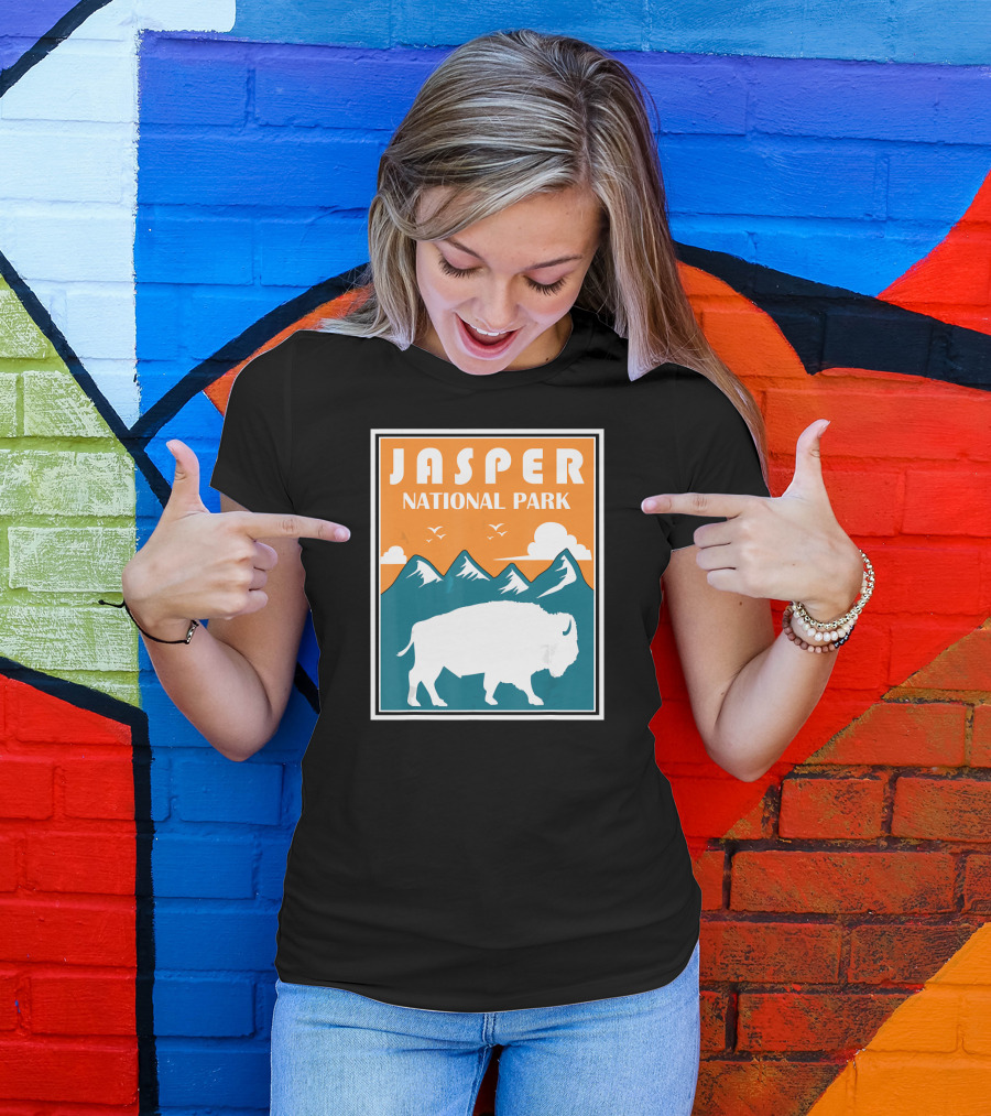 Jasper National Park Canada Bison Silhouette Mountains T-Shirt