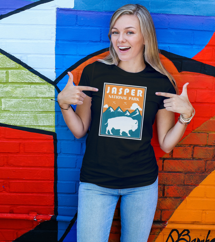 Jasper National Park Canada Bison Silhouette Mountains T-Shirt