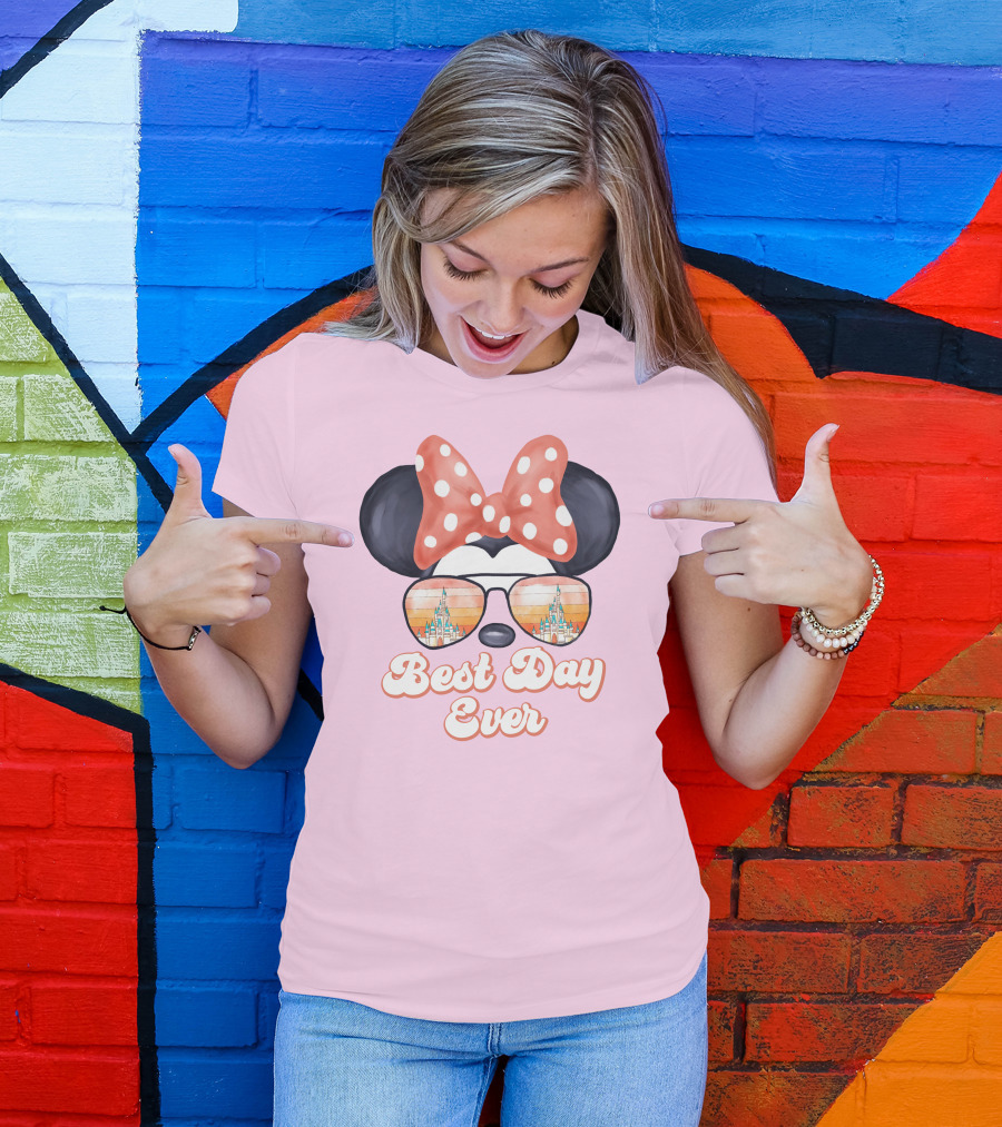 Minnie Mouse Best Day Ever Castle Sunglasses T-Shirt
