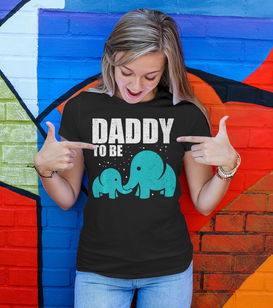 Daddy To Be Elephant Dad Father Pregnancy T-Shirt