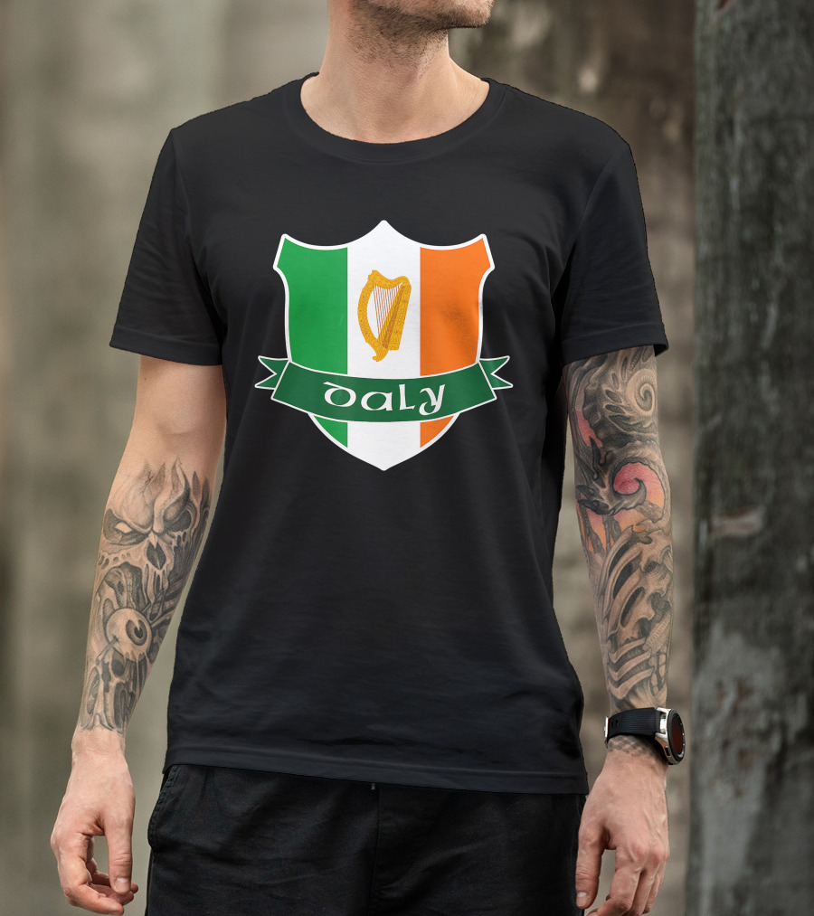 Daly Family Irish Harp Ireland Flag Crest T-Shirt
