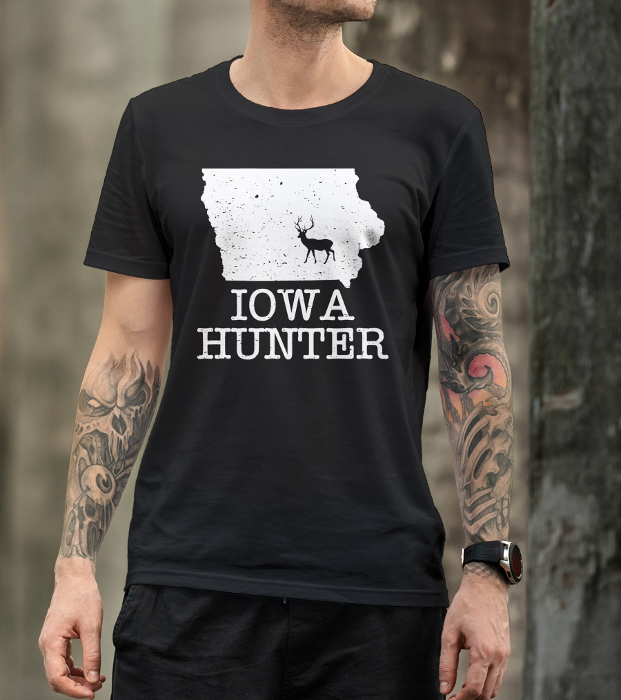 Iowa Hunter State Deer Hunting Silhouette With State Outline T-Shirt