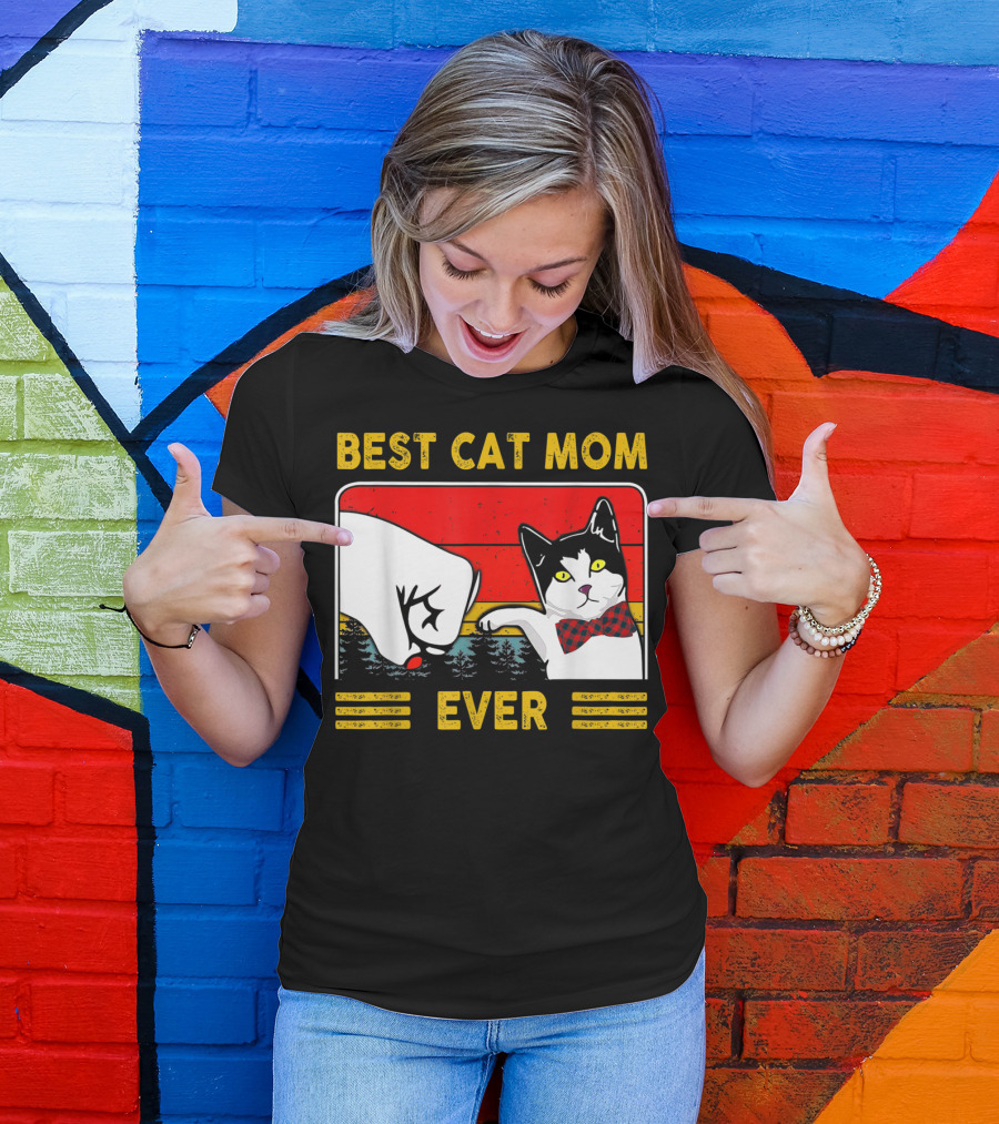 BEST CAT MOM EVER Retro Vintage Cat With Fist Bump And Bow Tie T-Shirt