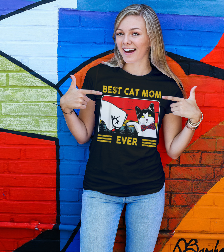 BEST CAT MOM EVER Retro Vintage Cat With Fist Bump And Bow Tie T-Shirt