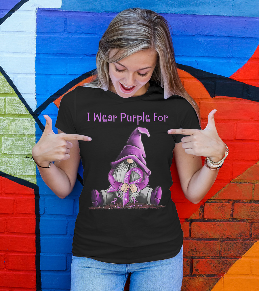 I Wear Purple For Fibromyalgia Awareness Gnome Holding Purple T-Shirt
