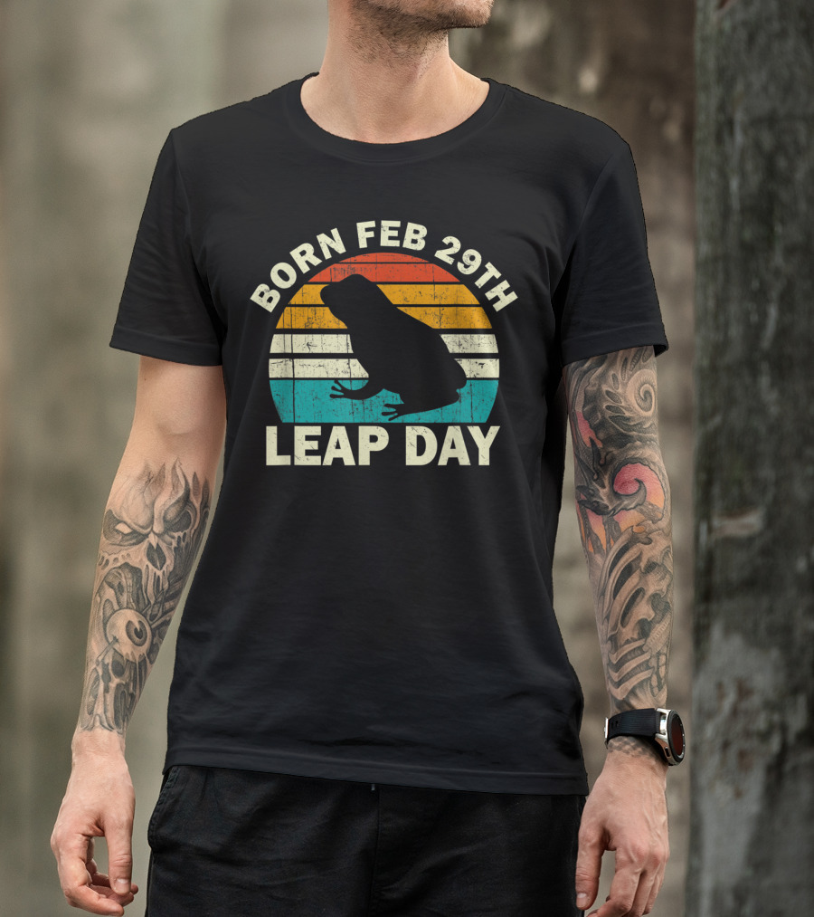 Born Feb 29th Leap Day Frog Vintage Retro Stripe T-Shirt