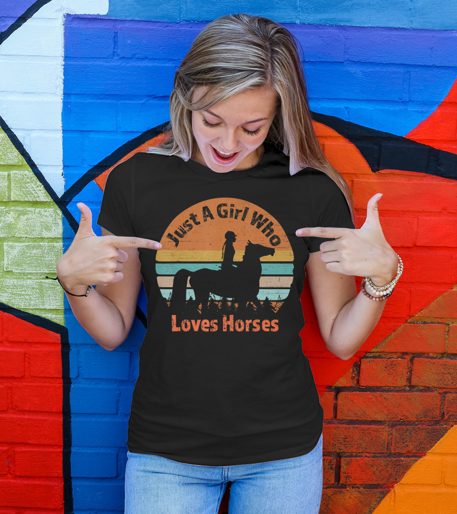 Just A Girl Who Loves Horses Riding Silhouette Retro Sunset T-Shirt