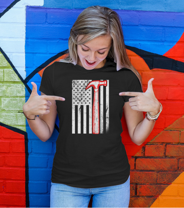 Vintage Carpenter USA American Flag Hammer T-Shirt