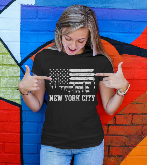 Vintage New York City Skyline American Flag NYC Big Appl T-Shirt