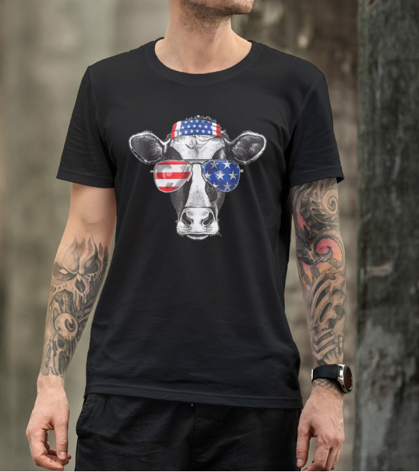 Vintage Patriot Cow With American Flag Accessories For 4th Of July T-Shirt